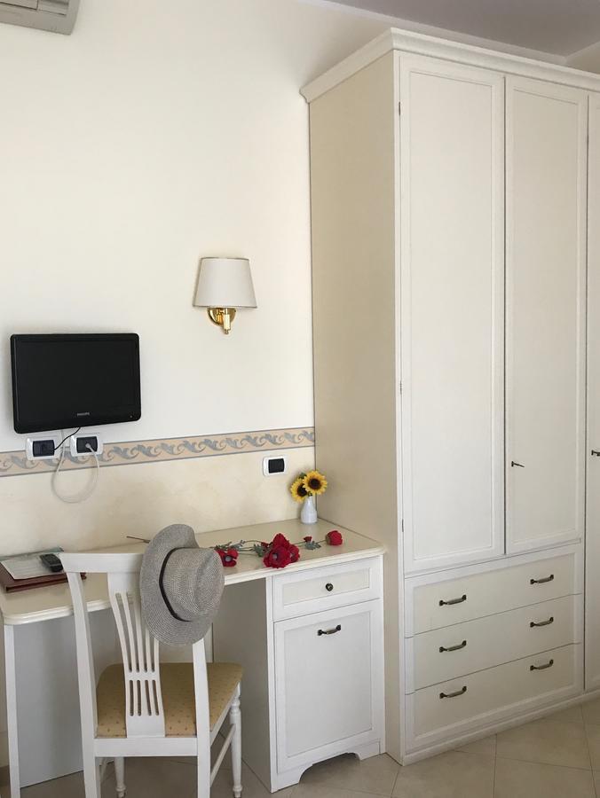 Hotel Baia Bianca 3*